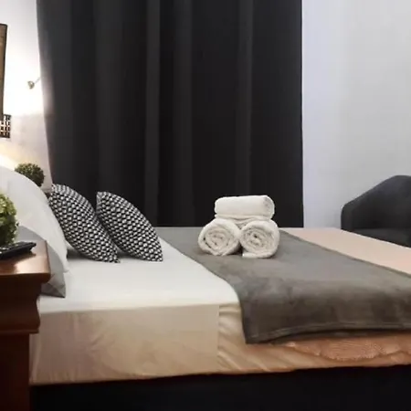 Chateau Marith - Etablissement Climatise Avec Piscine 3*